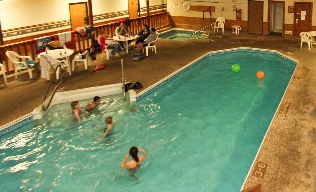 Luck Country Inn Екстериор снимка