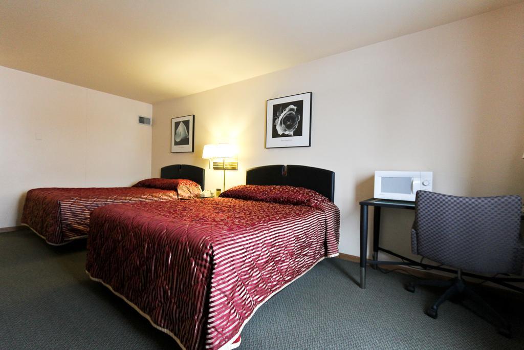 Luck Country Inn Стая снимка